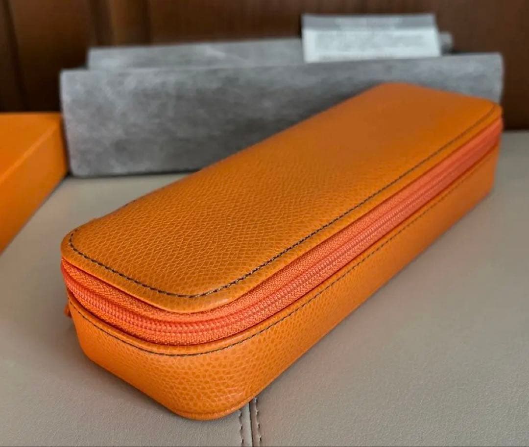 銀座　伊東屋　カラーチャート　ペンケース　牛革製