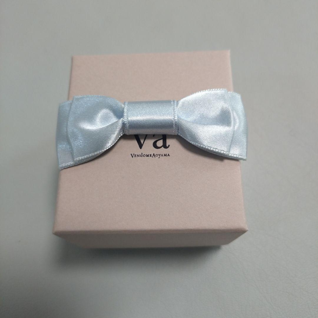 K10WG 3ストーンピアス／ ヴイエー ヴァンドーム青山