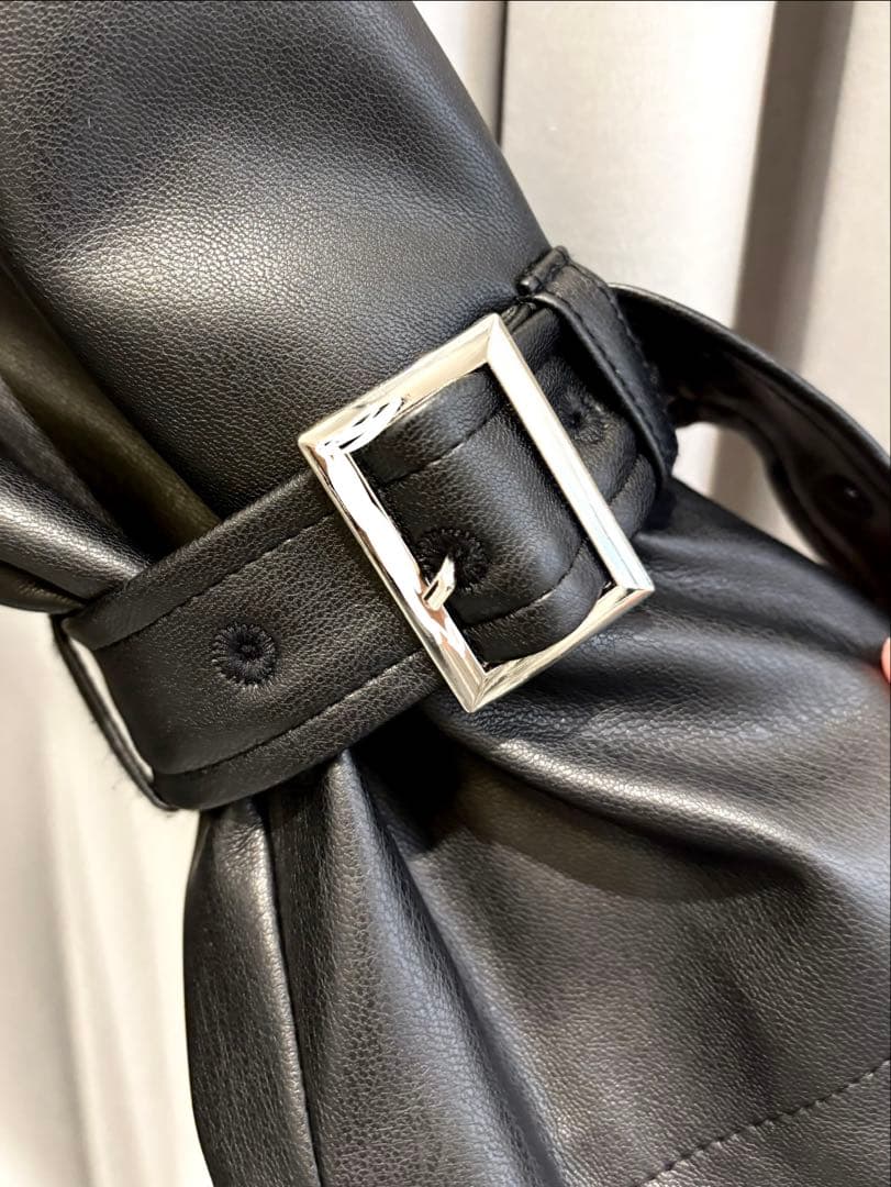 フェイクレザーイソザイトレンチコート HARE ハレ ジャケット・アウター