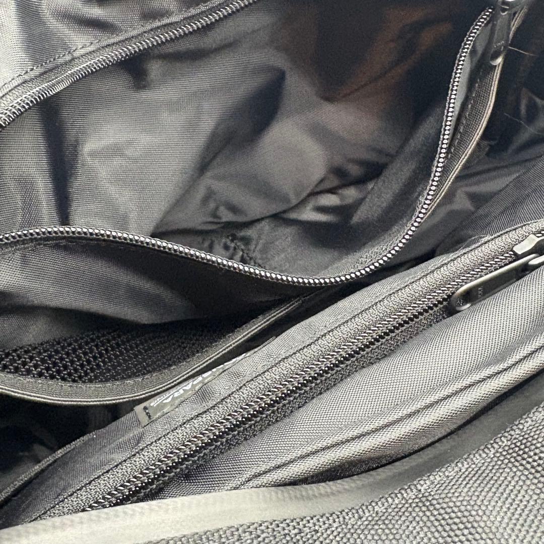 未使用　CONSPARA　最強トラベル　防刃ボディバッグ　TSAロック付き　黒