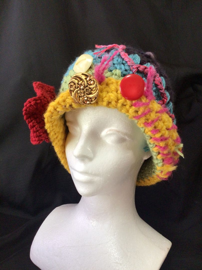手作りニット帽　バケット　可愛い　お花　‼️モチーフ　多色　パープル　黄色他