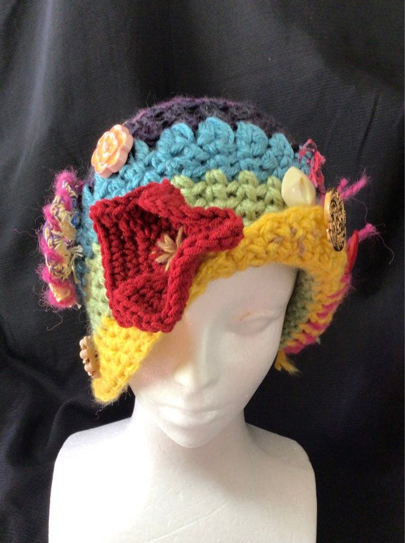 手作りニット帽　バケット　可愛い　お花　‼️モチーフ　多色　パープル　黄色他