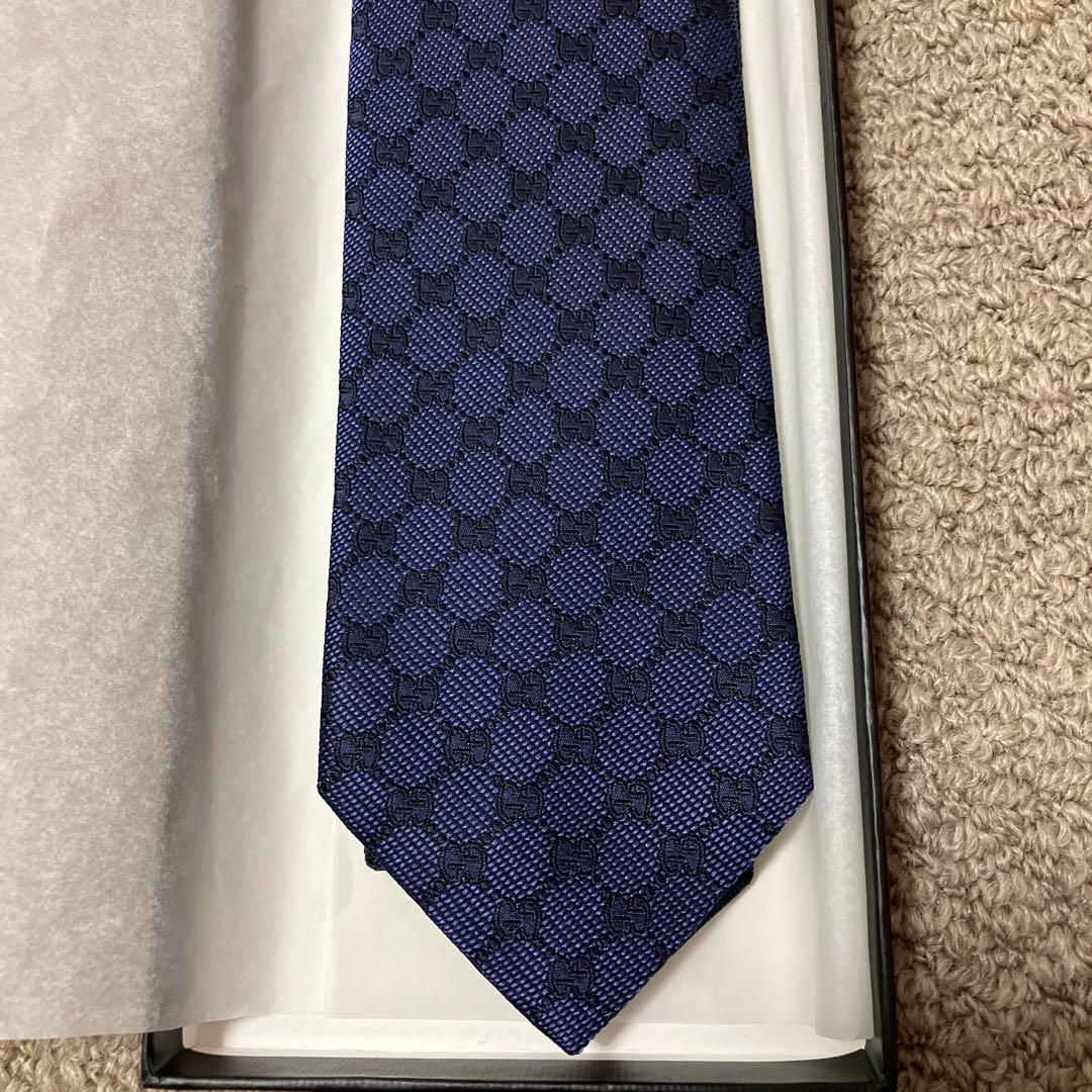 【新品未使用】GUCCI ネクタイ ネイビー　箱付き