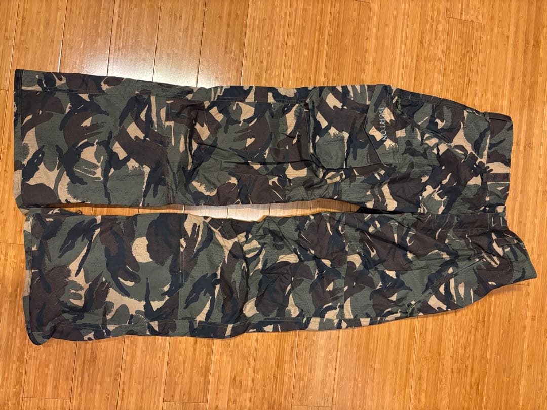 上:QUIKSILVER 下:BURTON スノボウェアセット【1回だけ使用】