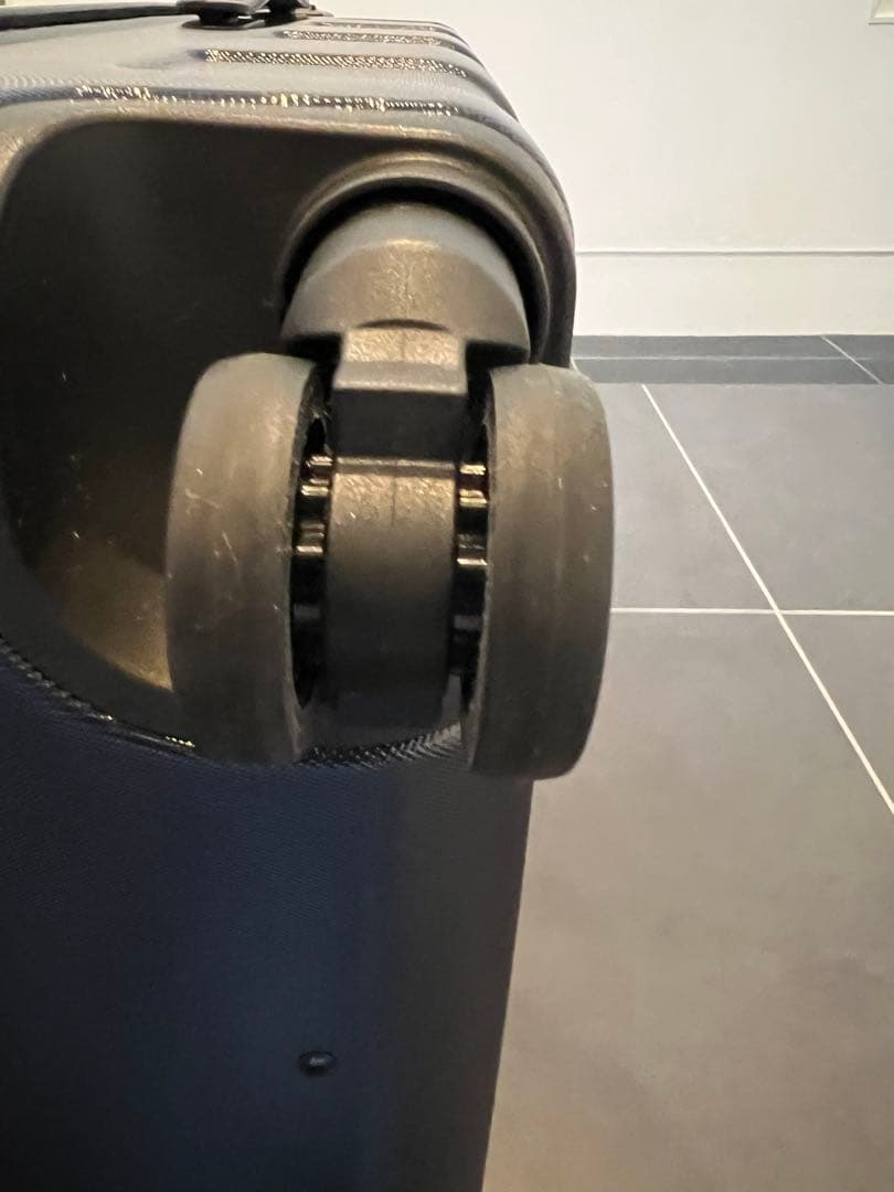 無印良品　大型ハードキャリー（１０４Ｌ）ネイビー