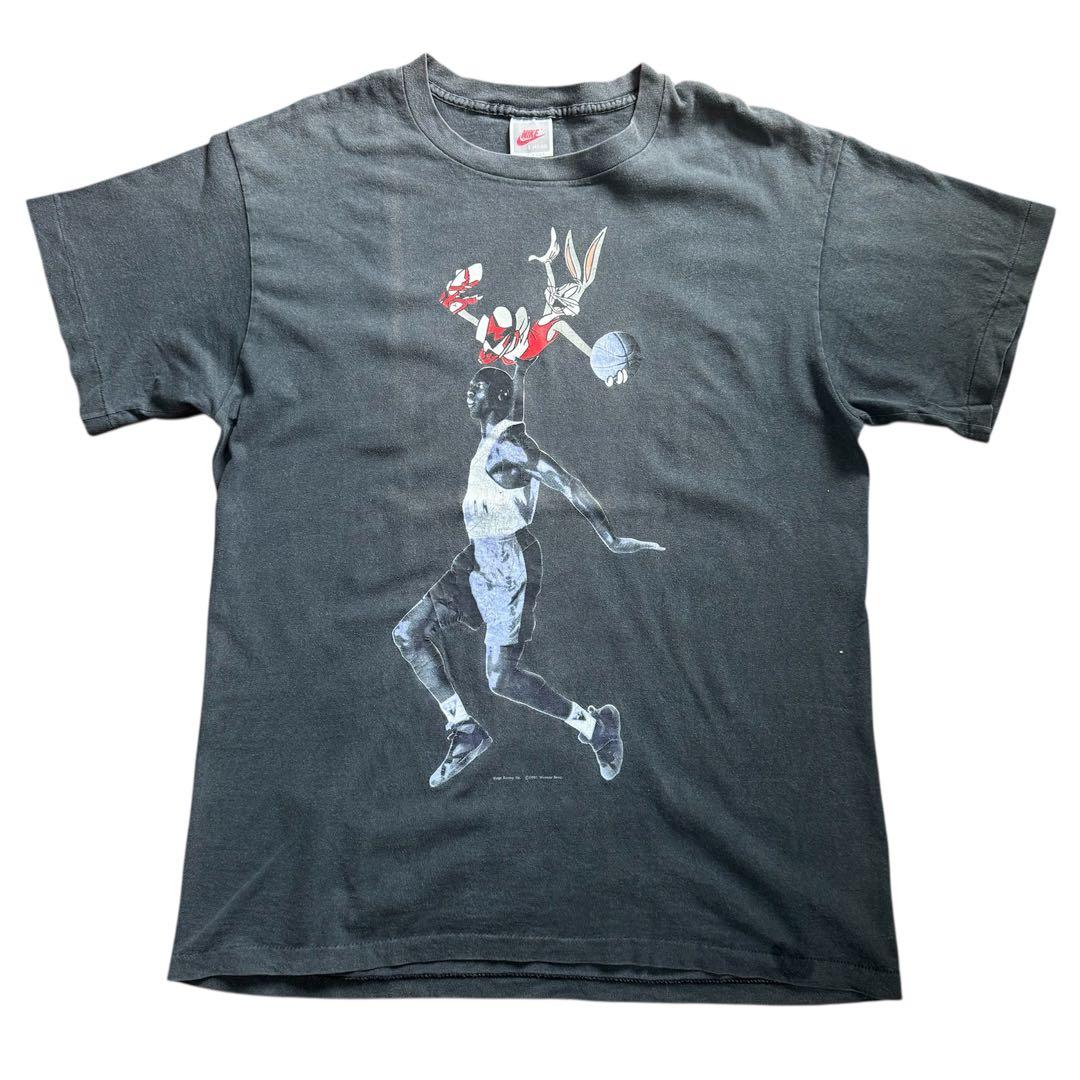 NIKE ナイキTシャツ　Air Jordan looney tunes
