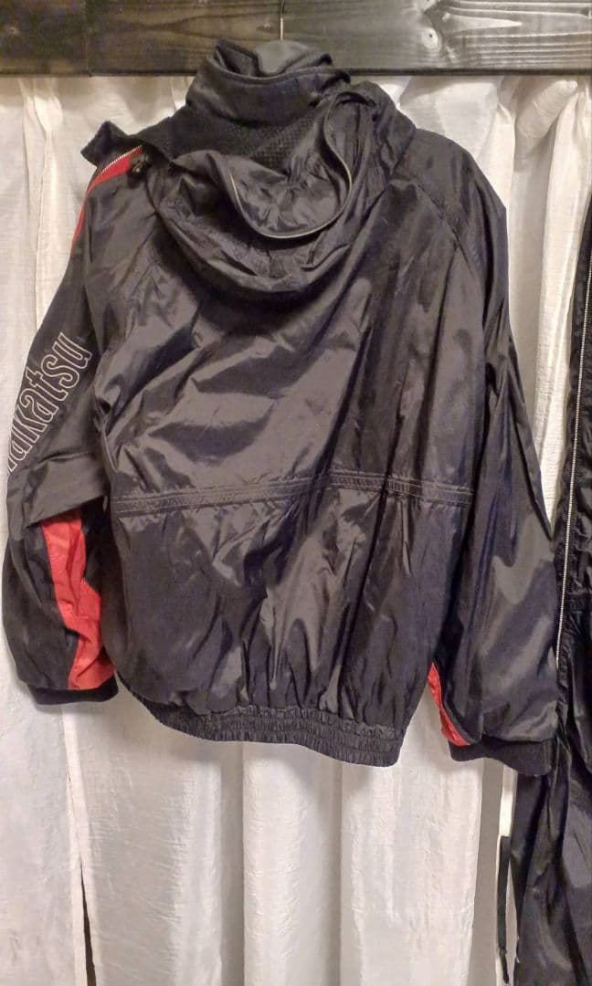 g*a様 がまかつ フィッシングスーツ(上下セット) 黒/赤 防寒服 Lサイズ