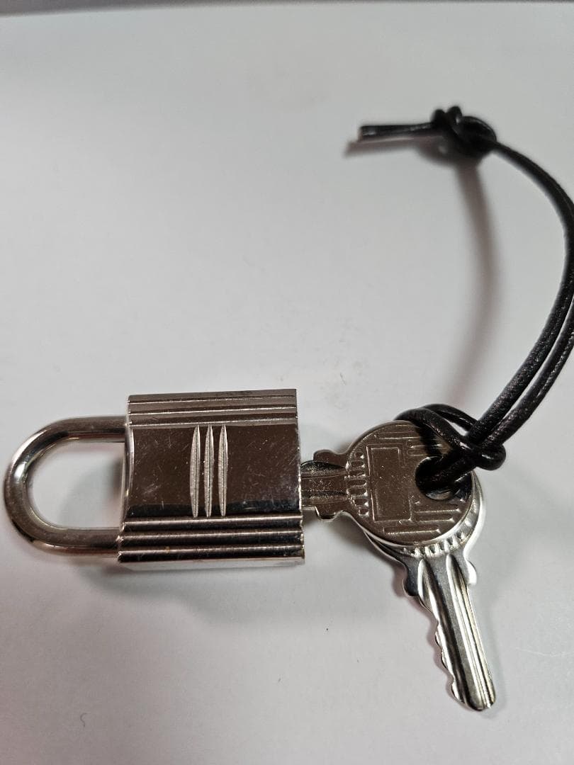 HERMÈS 南京錠 鍵2本付き