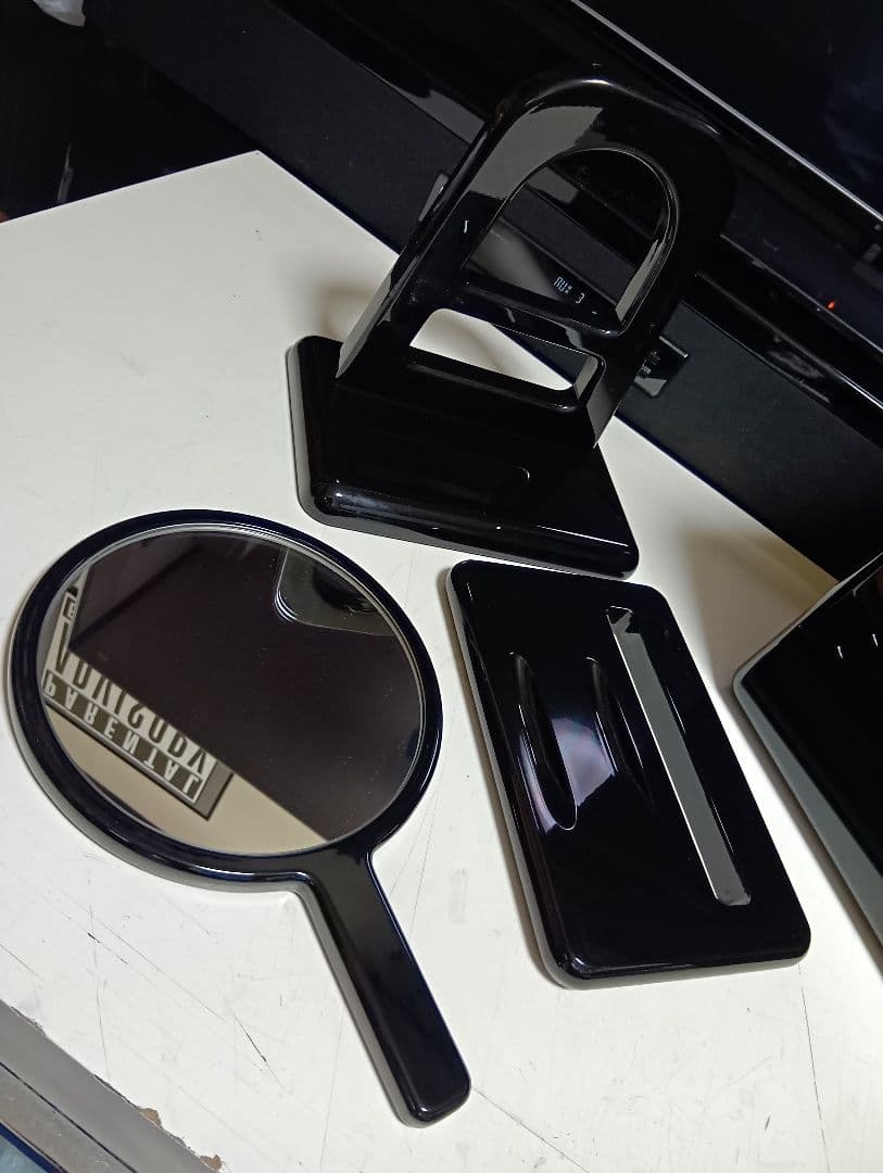 希少　萩原家具　ポストモダン　赤×黒　ラインストーン　ウッド　アート　ドレッサー