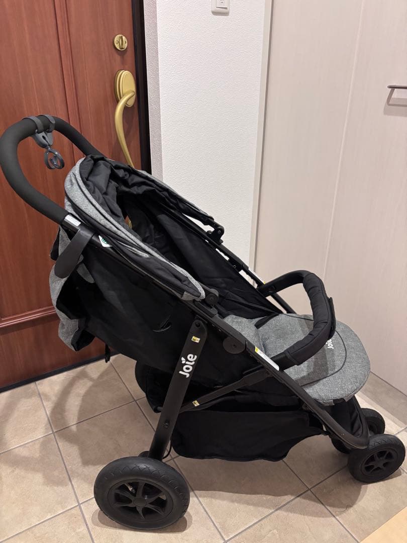 Joie ベビーカー　ライトトラックスエア　クロム（新品レインカバー付）　美品