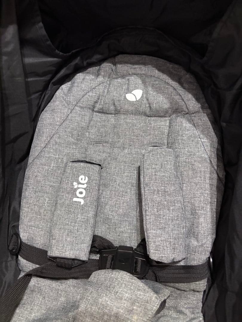 Joie ベビーカー　ライトトラックスエア　クロム（新品レインカバー付）　美品