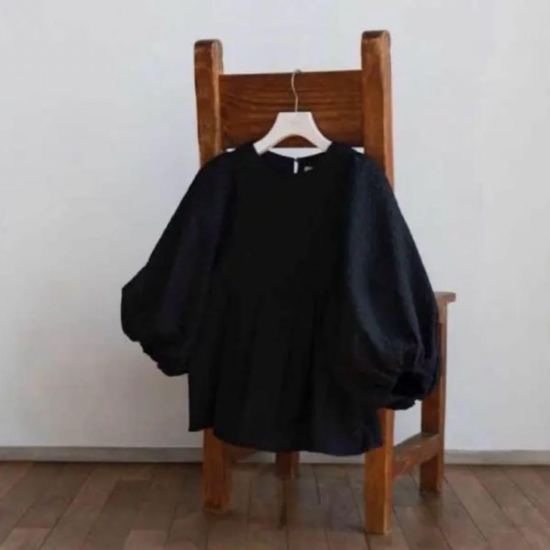 新品　カベサロッソ　ジャガードぺプラムトップス　ブラック