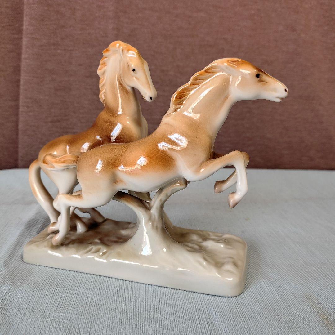 チェコスロバキア/ロイヤル・ ダックス製陶器2頭の馬 置物