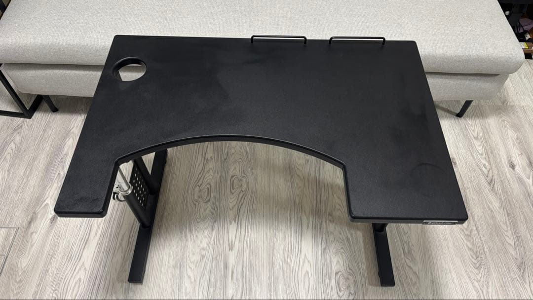 Bauhutte(バウヒュッテ) デスク