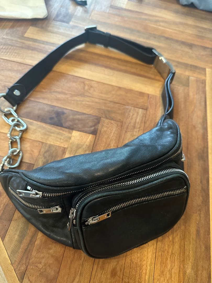 最終値下げです！ アレキサンダーワン レザー ボディバッグ