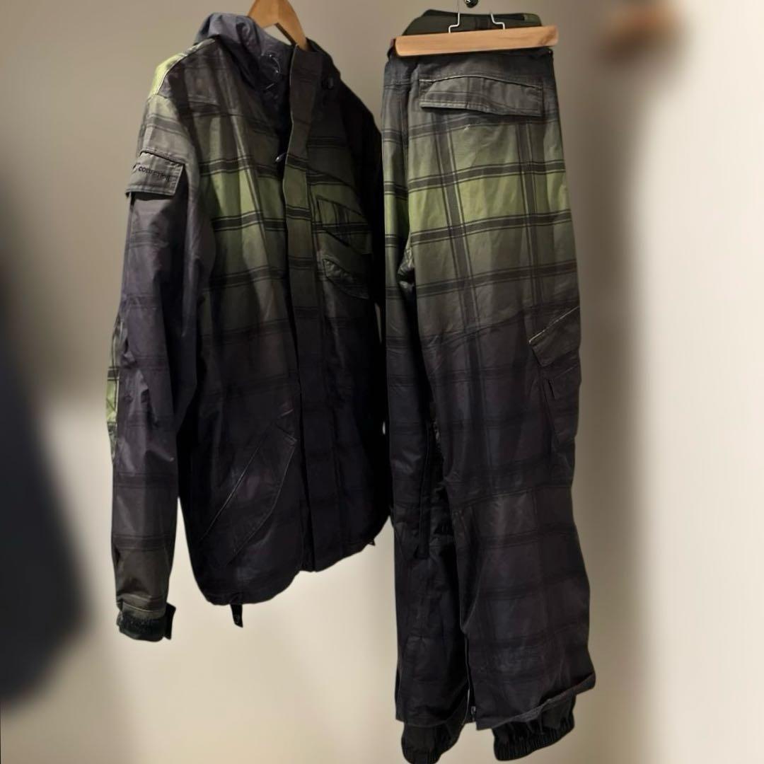 Burton スノーボードウェアLサイズ　ベルト、グローブ付属