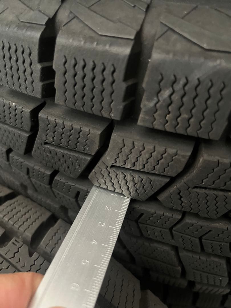 バリ溝　ダンロップWHNTER MAXX 225/65R17スタッドレス