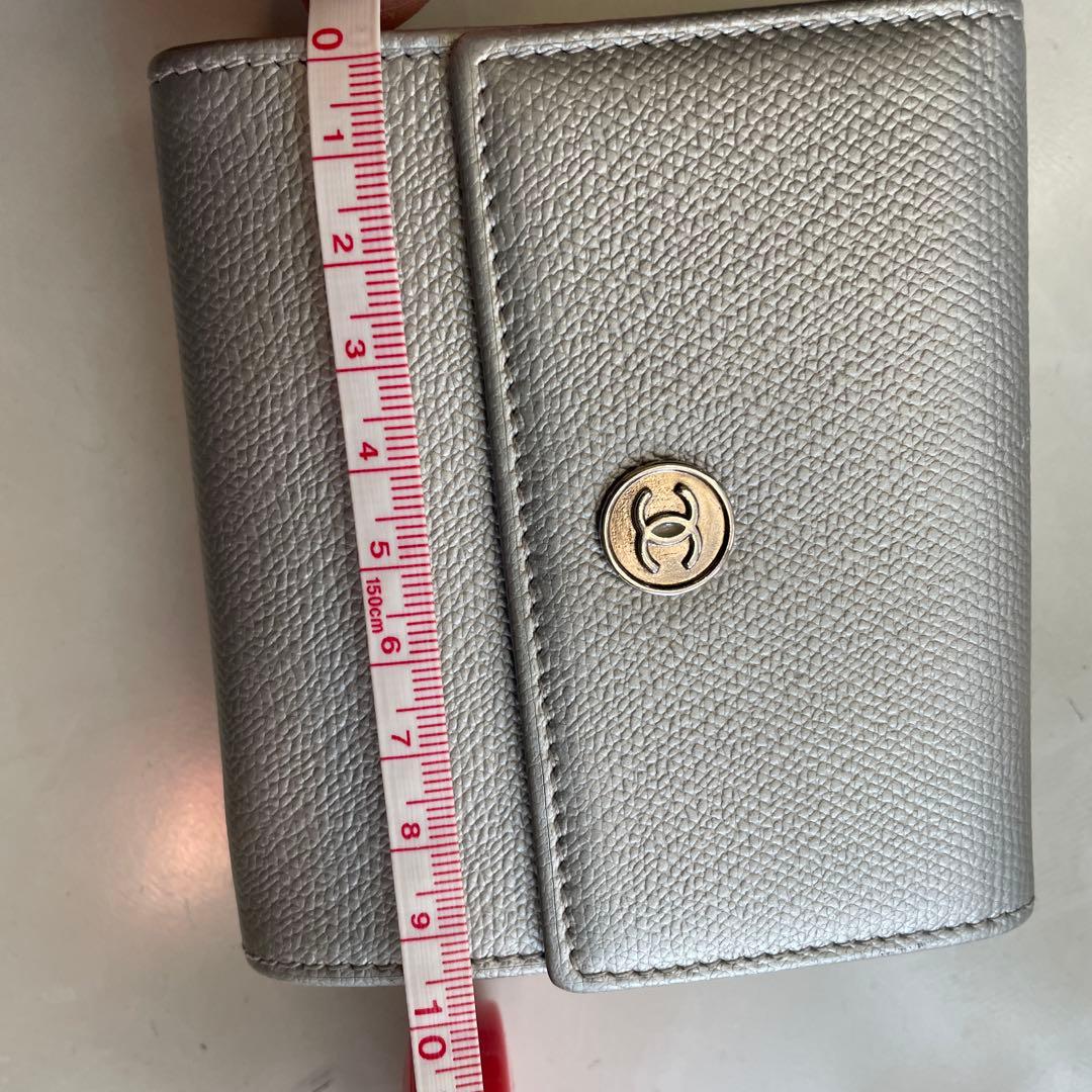 CHANEL シルバー 二つ折り財布