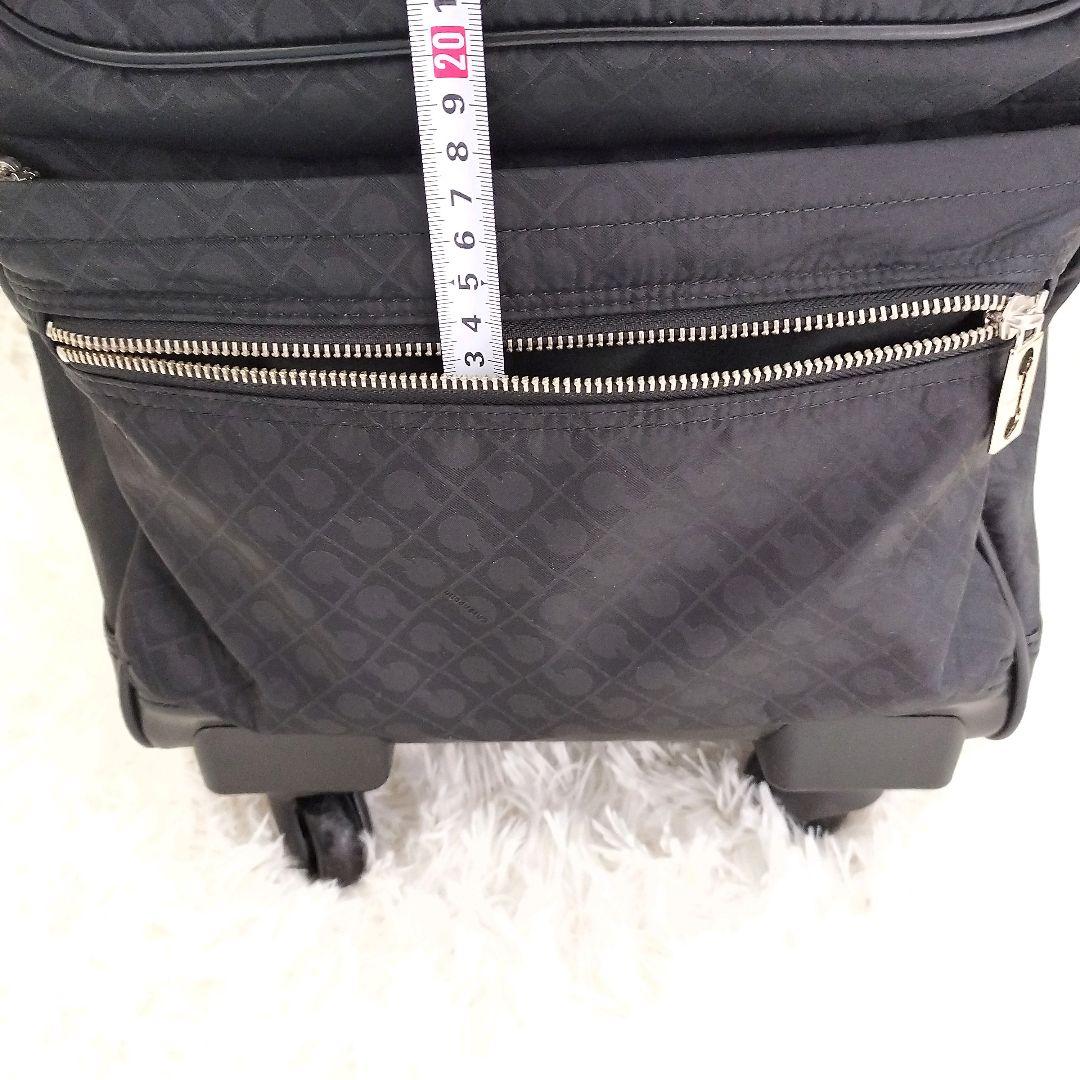 ゲラルディーニ　キャリーケース　4輪　機内持込　鍵付き　黒　ブラック