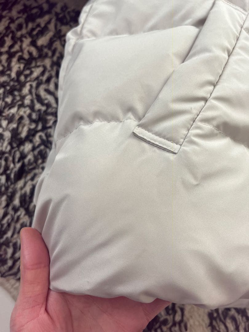 PASSIŌNEライトグレージュ フード付き ダウンジャケット