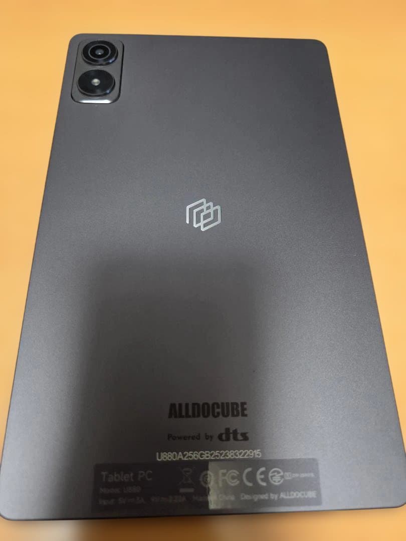 ALLODOCUBE iPlay70 mini Ultra 本体