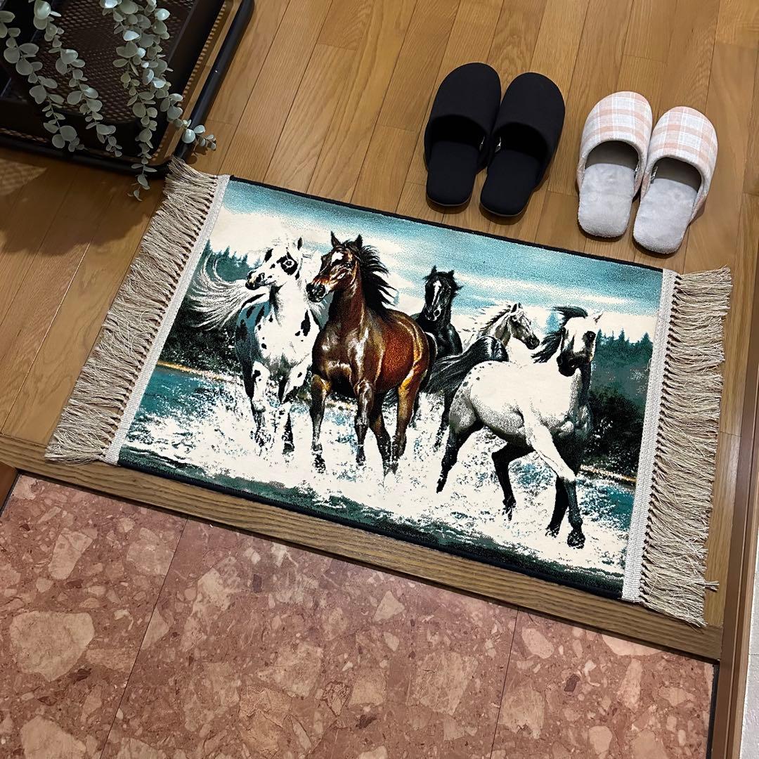 【新品未使用】絵画風絨毯　カーペット　玄関用　馬　玄関　廊下　絵画　イラン