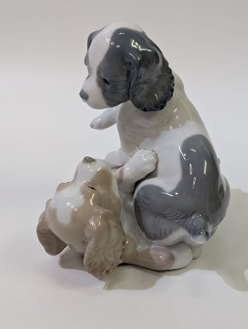リヤドロ LLADRO NAO 戯れる子犬 フィギュリン 『いたずらっ子』仔犬
