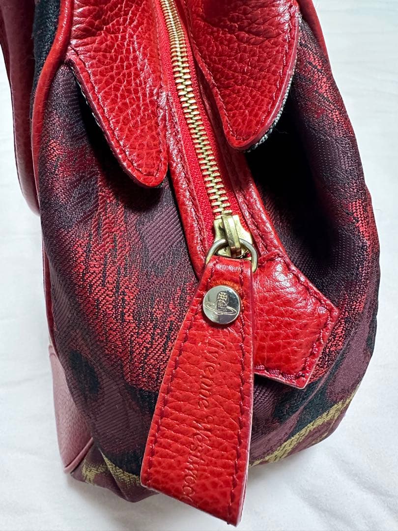 ヴィヴィアンウエストウッド（Vivienne Westwood）バッグ 赤