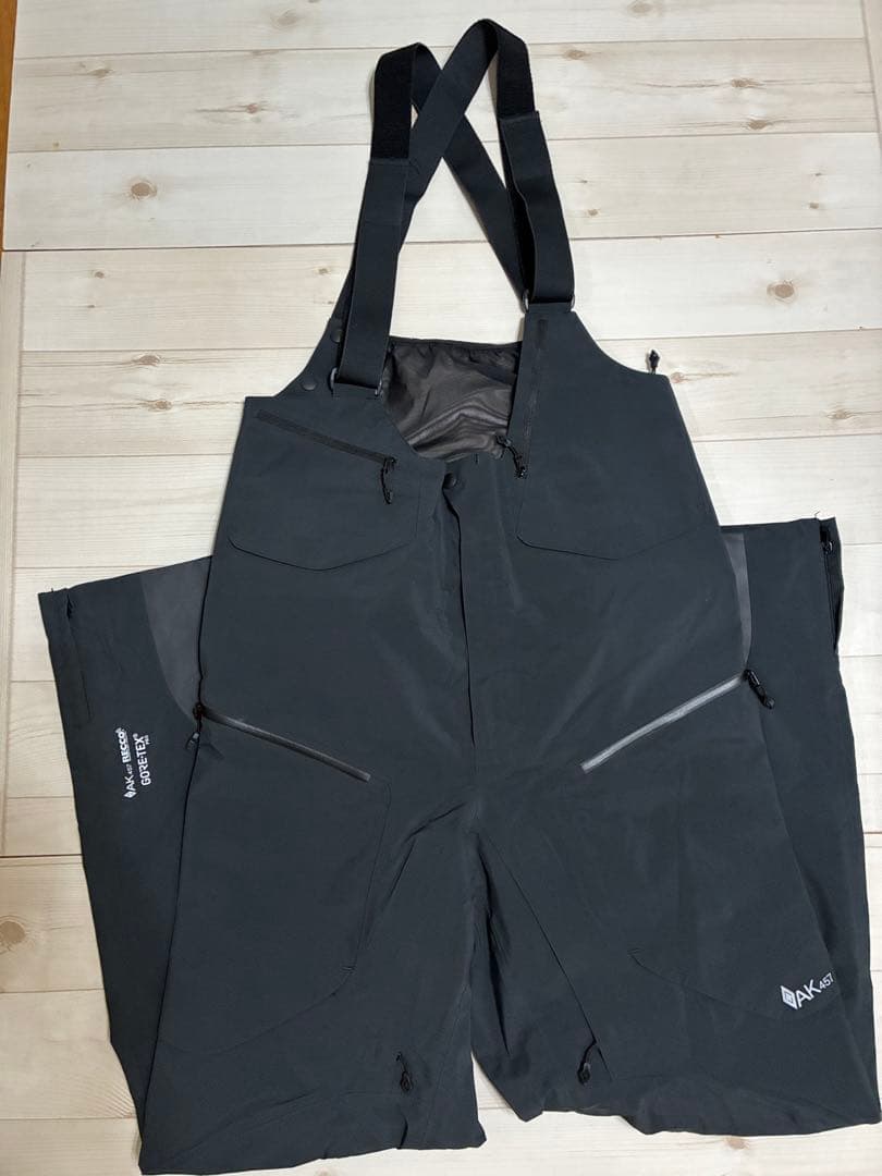 美品バートンAK457 GORE-TEX PRO ビブパンツ　Sサイズ