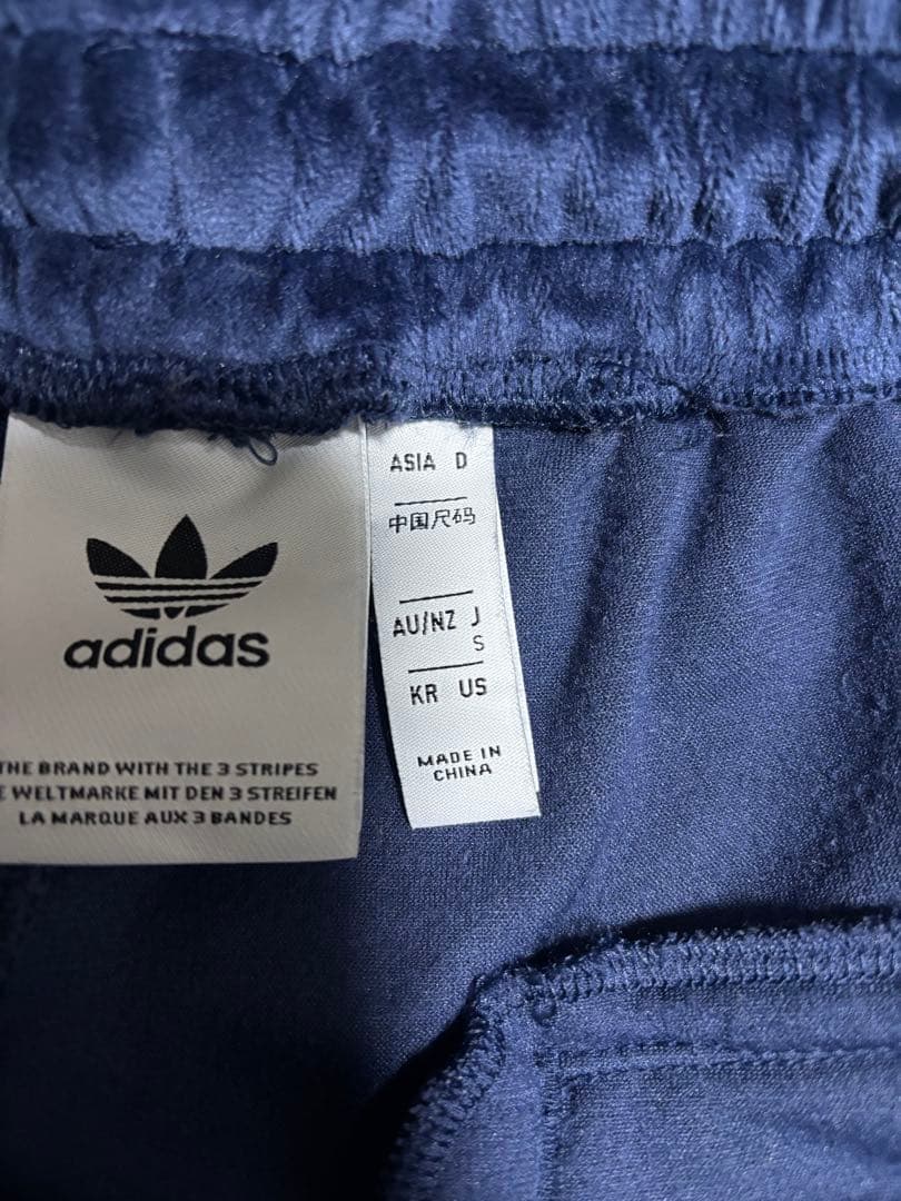 adidas ベッケンバウアー　トラックパンツ ベロア