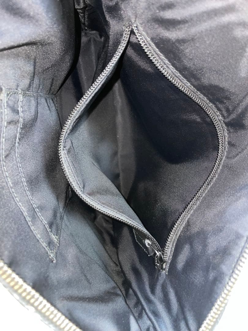 グッチ　メッセンジャーバック