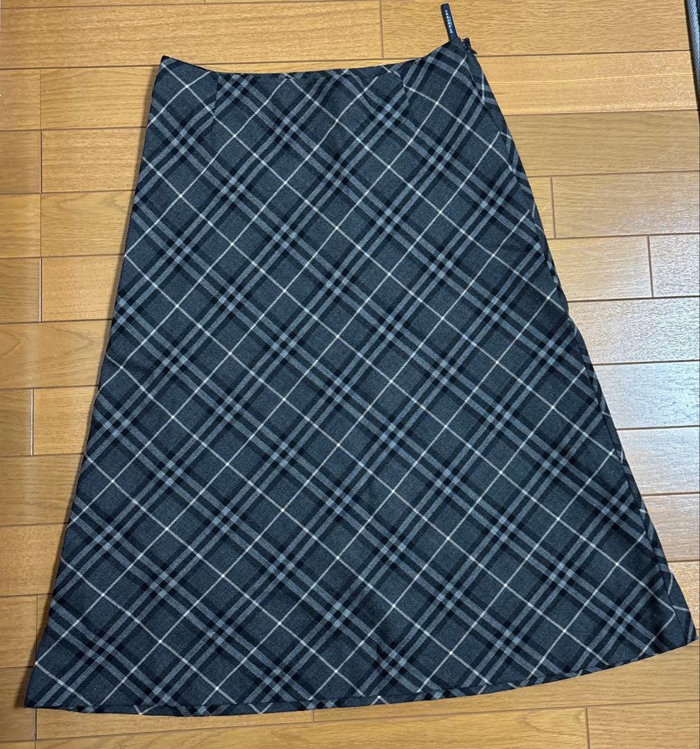 バーバリーロンドン☆ノバチェック☆ミモレ丈☆フレアスカート☆サイズ42