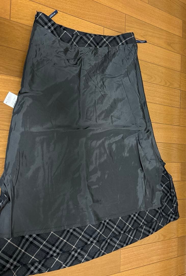 バーバリーロンドン☆ノバチェック☆ミモレ丈☆フレアスカート☆サイズ42