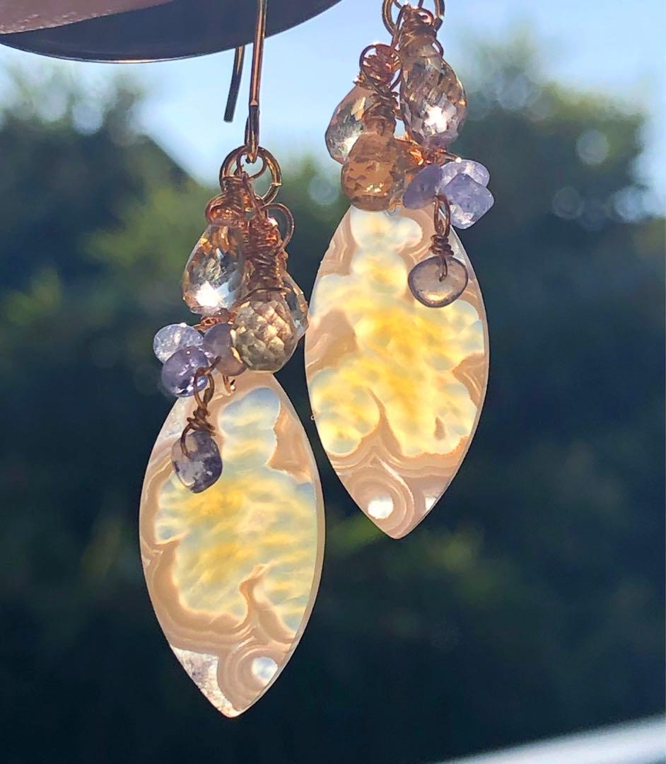 天然石♡レア♡大輪お花模様ホワイトアイアゲートのピアス14kgf