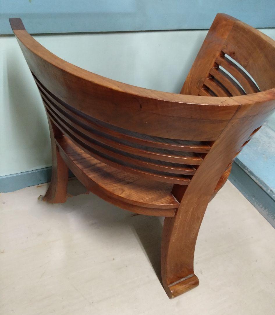 曲線美が美しいスタイリッシュなチェアー　重厚　頑丈　直接引取り歓迎