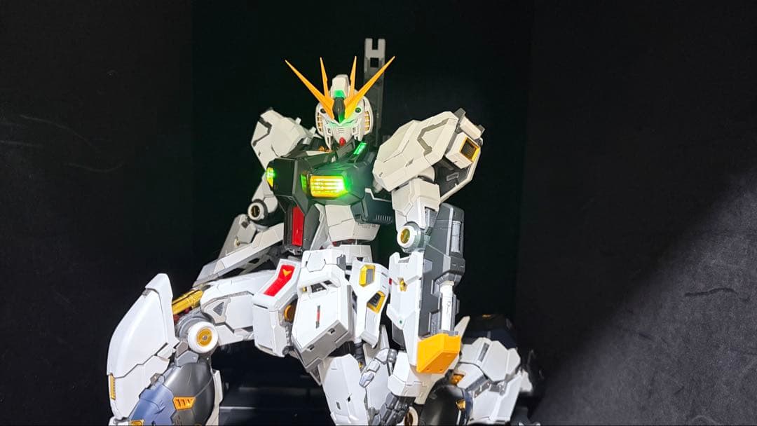 ム*ガ様 PGU 1/60 νガンダム　＋　LEDセット　完成品