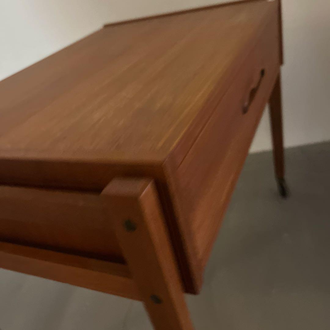 デンマーク製　ヴィンテージ　ソーイングテーブル