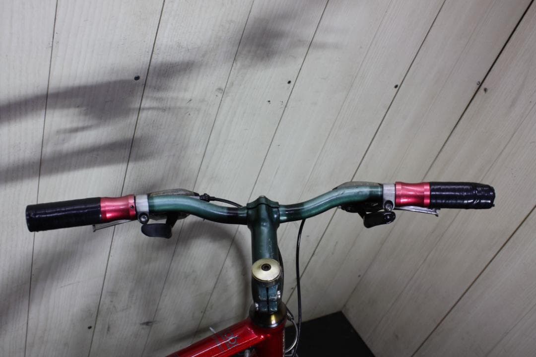 GIANT-MOMENTUM iNEED Z-3 700C21速460mmクロス