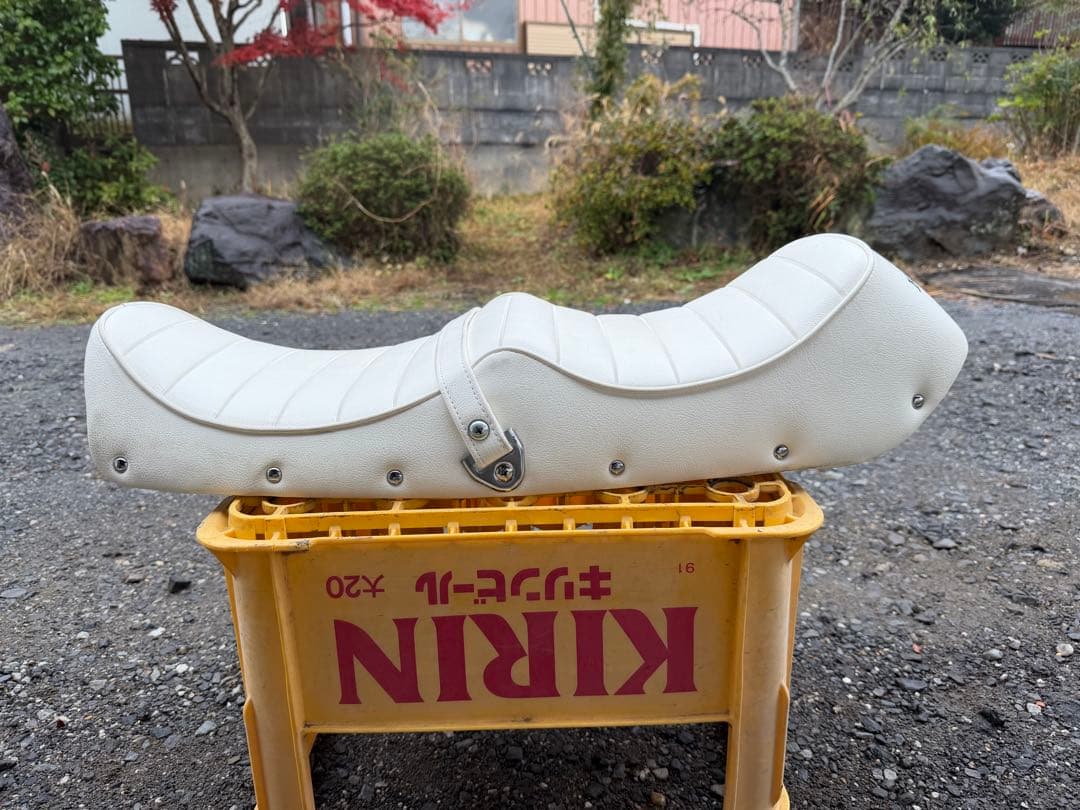 HONDA CB400Four タックロール　シート