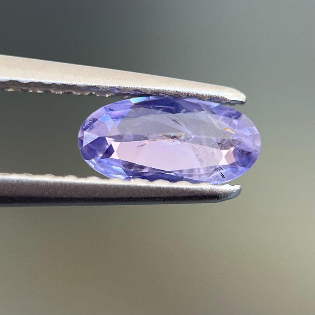 スリランカ産非加熱天然パープルサファイアルース