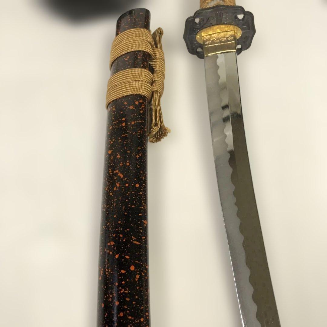 五月人形 黒と金の飾り