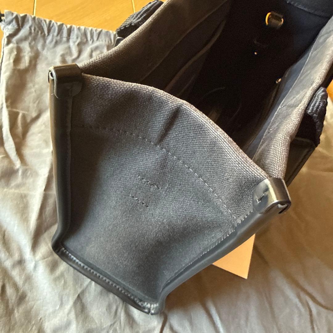 BALENCIAGA ハードウェアブラック トートバッグ　キャンバス