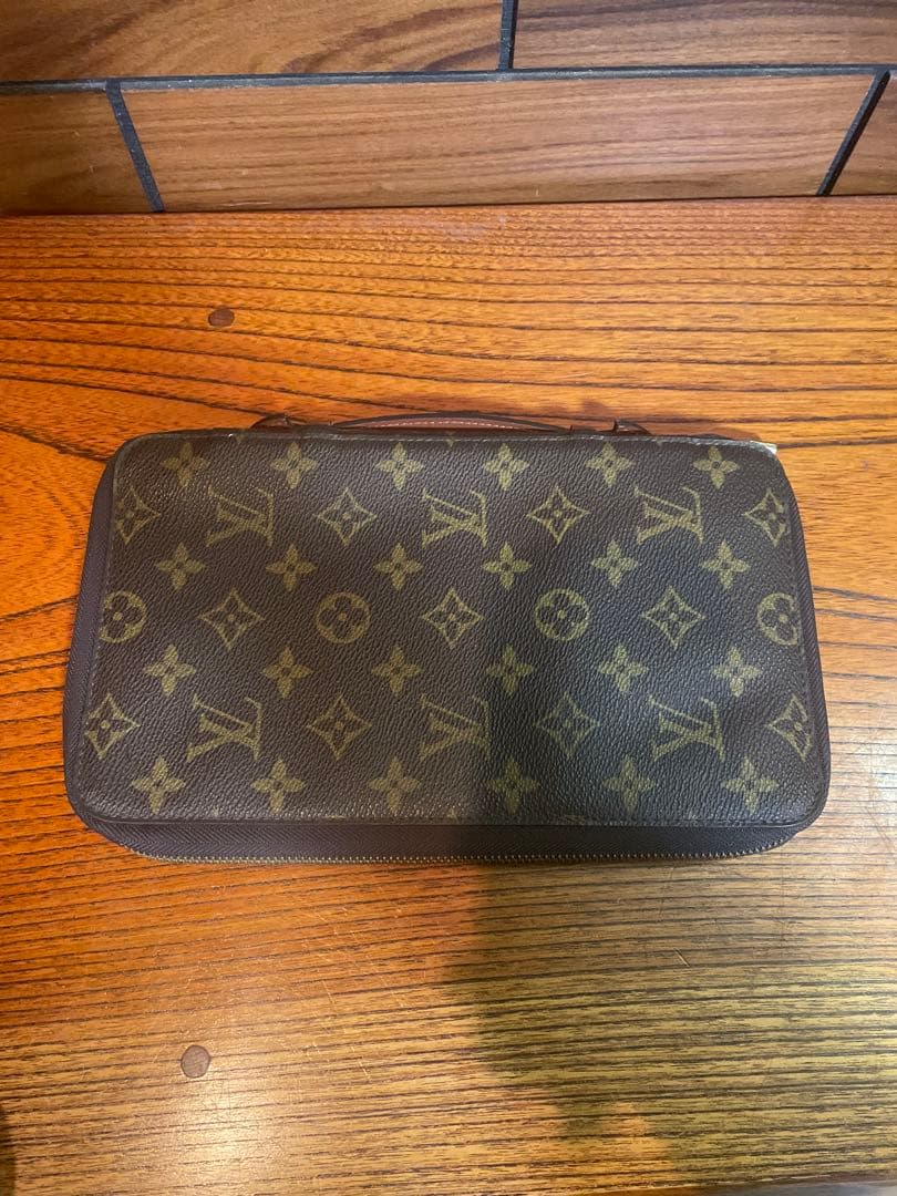 LOUIS VUITTON ルイヴィトン トラベラーズケース　セカンドバッグ