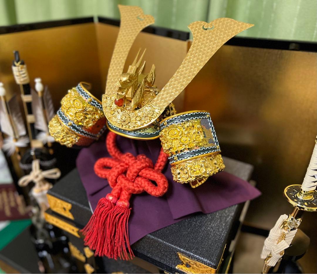 五月人形　金箔押兜 本メノウ玉鑑定書　屏風飾り台付き