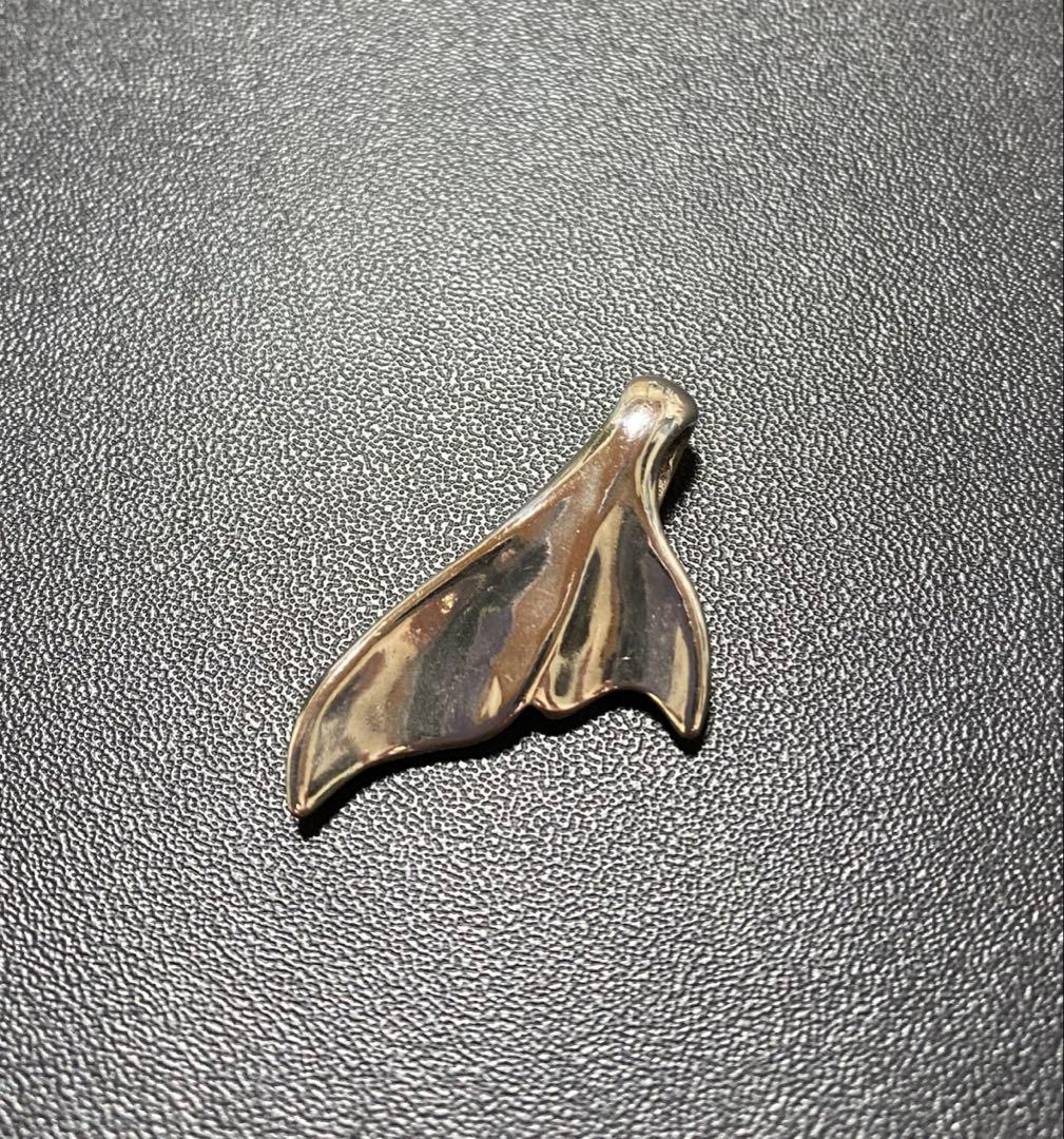 ゲリラセール中　ほぼ未使用品！　ビルウォールレザー　ホエールテール　ペンダント