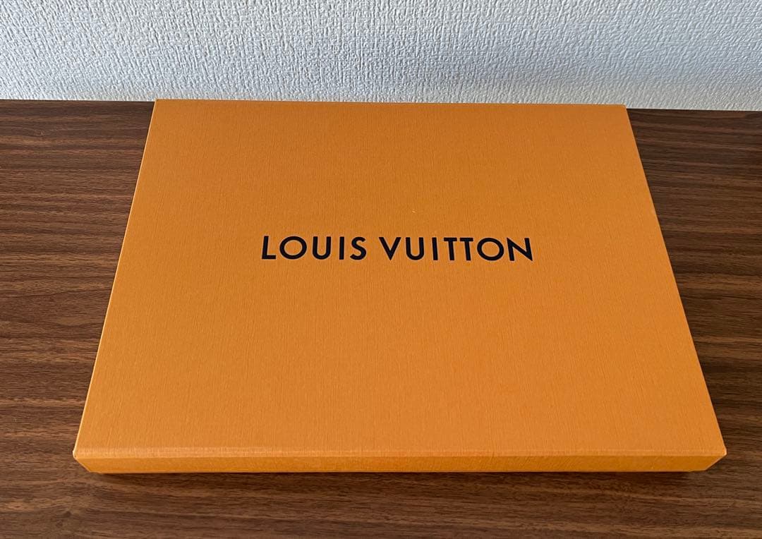LOUIS VUITTON レッド マフラー モノグラム