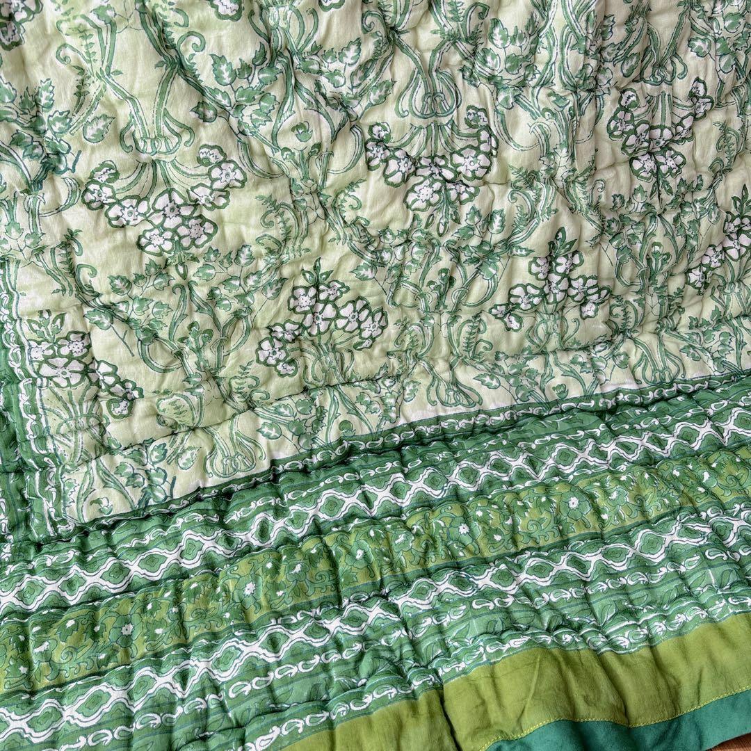 未使用※インド ブロックプリント 中綿入りキルト グリーン　マルチラグカバー