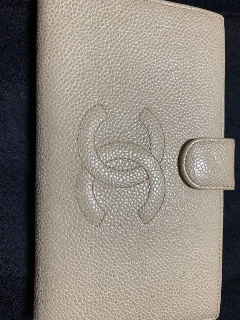 CHANEL 二つ折り財布 ベージュ レザー