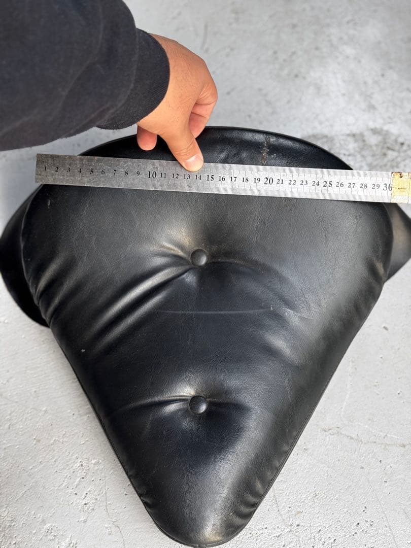 チョッパーシート　シングルシート　ハーレー