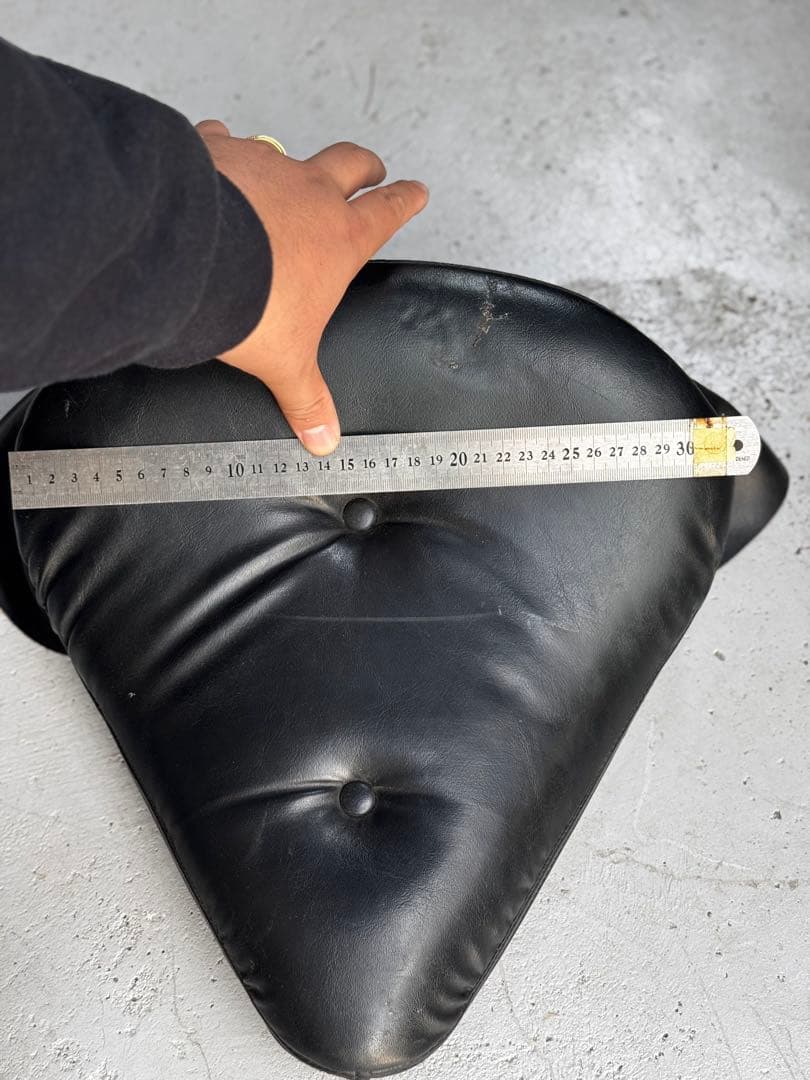 チョッパーシート　シングルシート　ハーレー